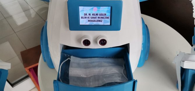 ates-olcup-dezenfektan-sikarak-maske-veren-robot-tasarladilar-6386-dhaphoto1.jpg