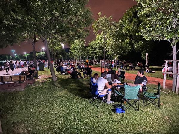 İkinci dalga başlayıp sokağa çıkma yasağı gelince de böyle gülecek misiniz - Resim : 4