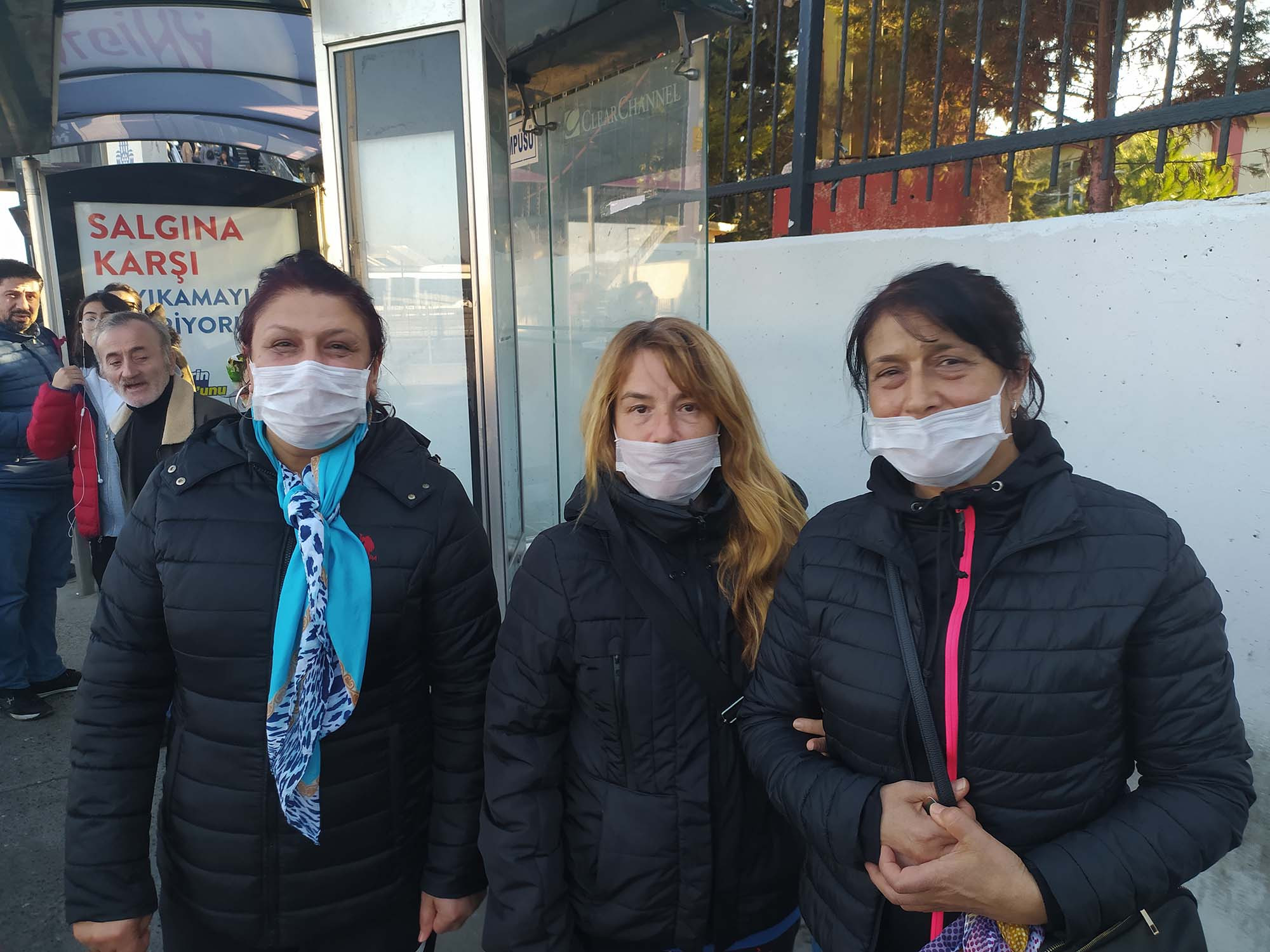 Coronavirüs salgınına vatandaşlardan maskeli önlem - Resim : 1