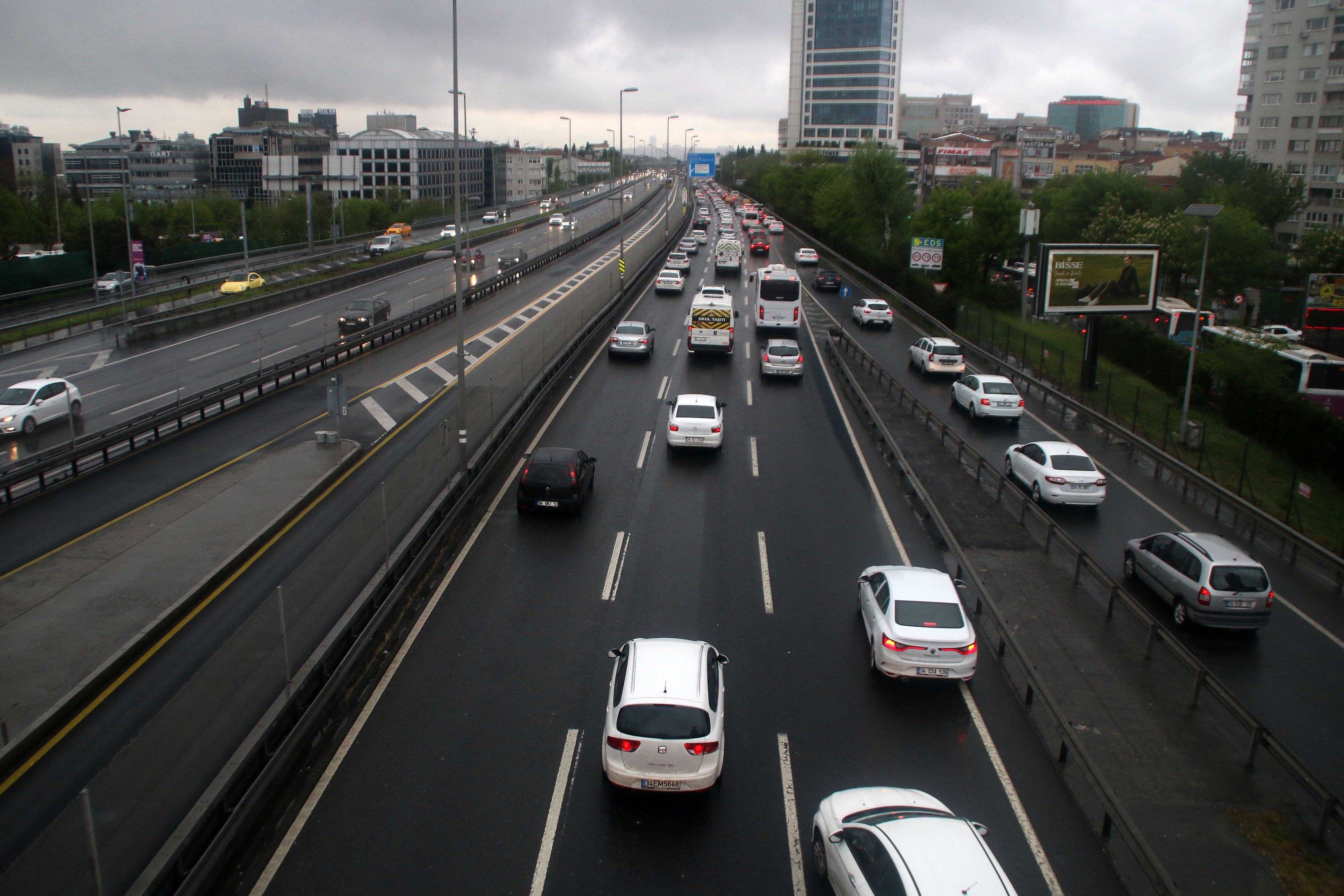 ek-fotograf-istanbul-trafiginde-uzun-sure-sonra-bir-ilk-3-9466-dhaphoto2.jpg