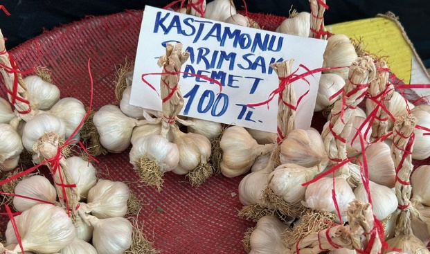 sebze, üretmek, mahsul, çiçek soğanı, kök sebze içeren bir resim Açıklama otomatik olarak oluşturuldu