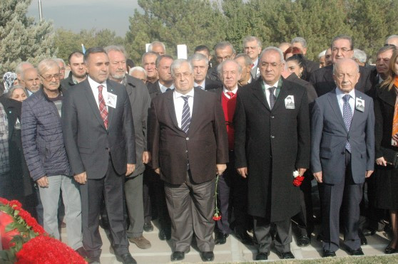 Ecevit mezarı başında anıldı - Resim : 1