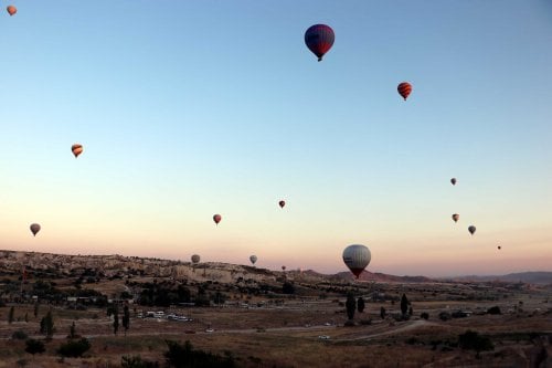 sicak-hava-balonlari-159-gun-sonra-kapadokya-semalarinda-4257-dhaphoto2.jpg